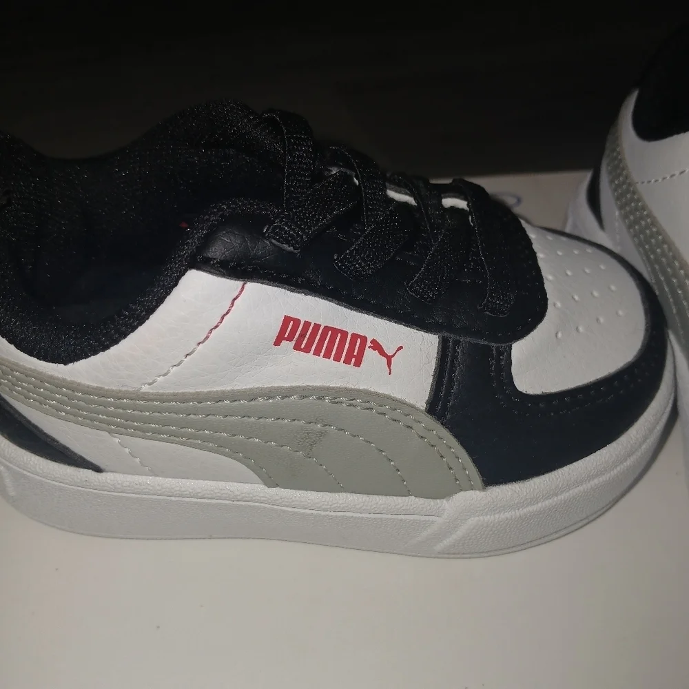 Puma Black and White Kids  Shoes SIZE 4